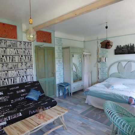Royères-Saint-Léonard Beau Site Guimauve Et Vieilles Dentelles Bed & Breakfast エクステリア 写真