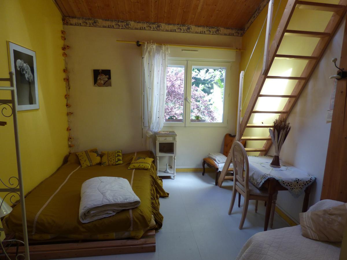 Royères-Saint-Léonard Beau Site Guimauve Et Vieilles Dentelles Bed & Breakfast エクステリア 写真